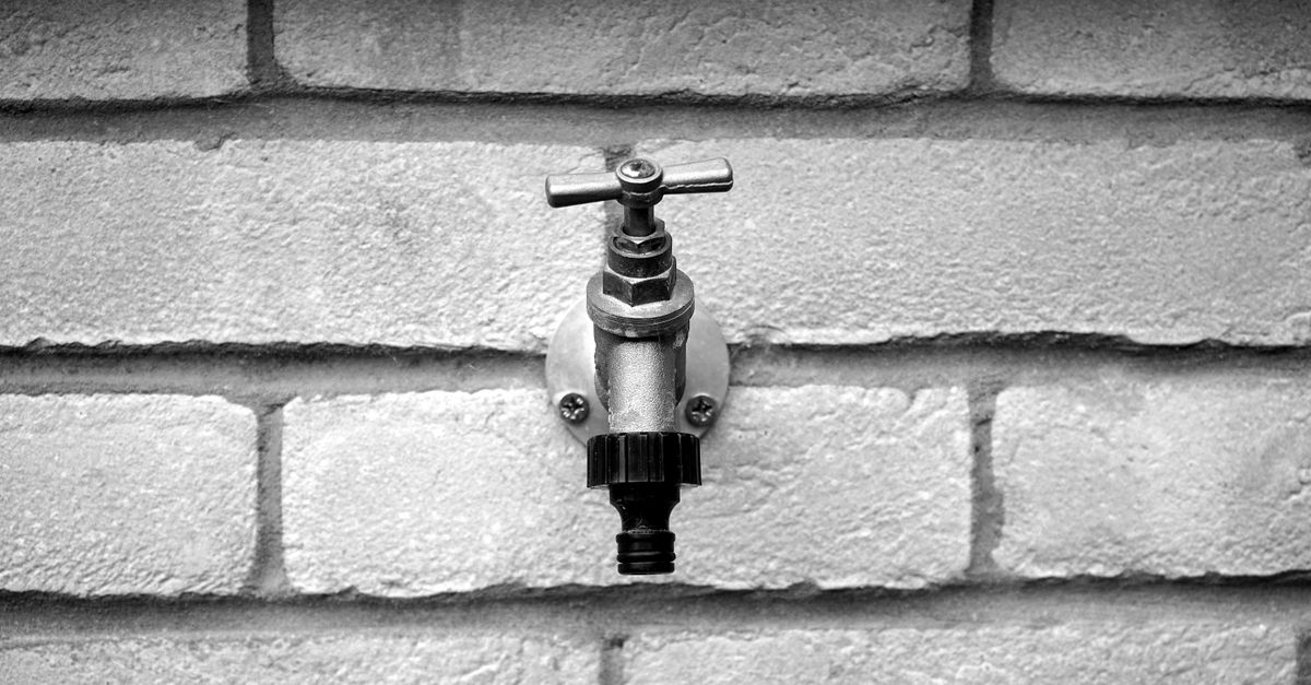 Emergency Steps to Take When You Discover a Burst Pipe